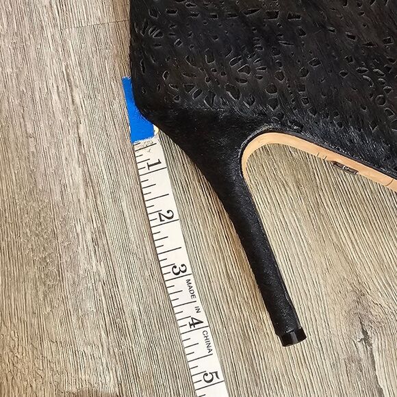 BCBGMaxAzria Ven Ankle Boots Heel Zip Pony Hair Black 8.5B edgy glam rock - Picture 10 of 10